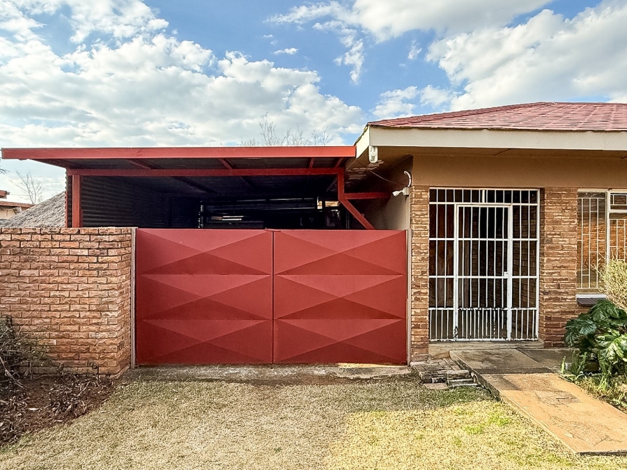 4 Bedroom Property for Sale in Declercqville North West